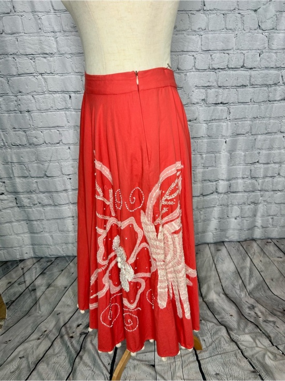 Tara Jarmon Coral Maxi Skirt with White Floral Beading and Embroidery - Picture 2 of 9